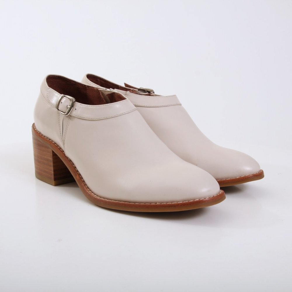 Jeffrey Campbell Warren Buckle Ankle Boots Beige Women‎ Size 8.5